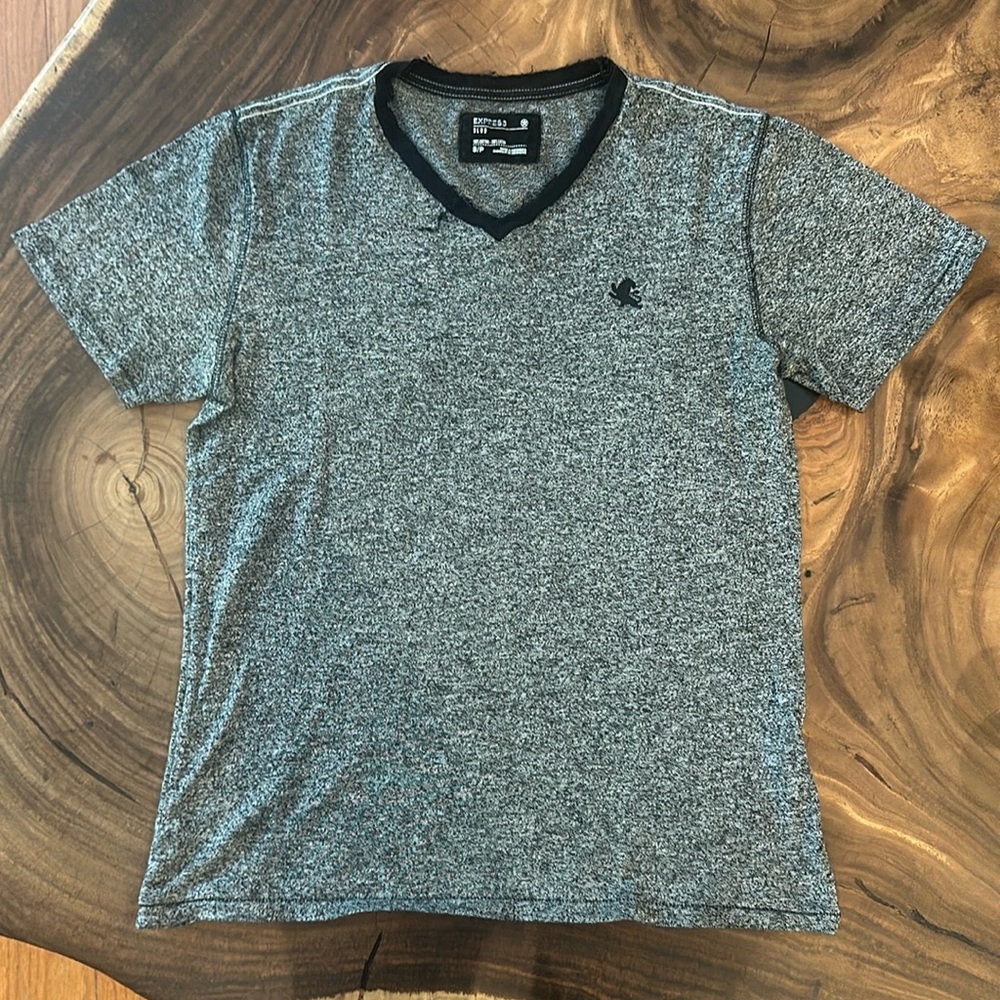 Express v neck short sleeve shirt